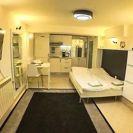 Studio With Courtyard Just Steps Away Vitosha Str Sofia Exterior foto